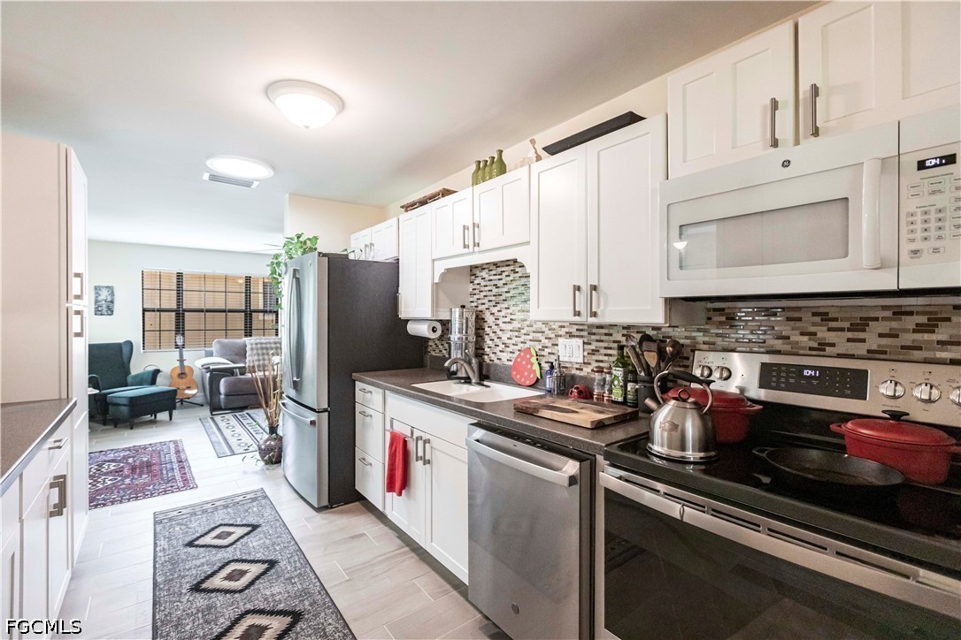 2 Bed SingleFamilyResidence for Sale in Bonita Springs, FL — photo 9