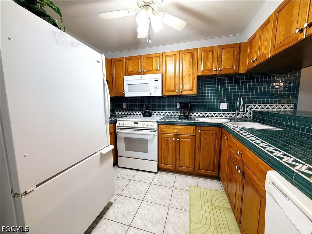 1 Bed Waterfront Home for Sale in Schooner Bay, FL, $3,500 — photo 9