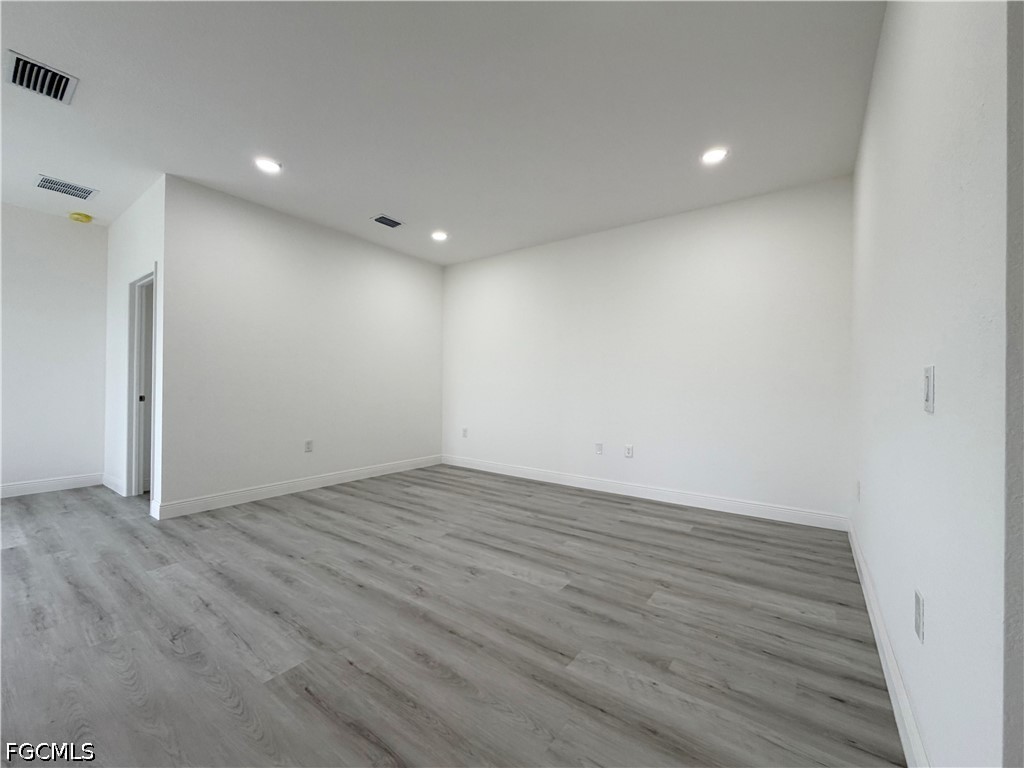 4 Bed SingleFamilyResidence for Sale in Port Labelle, FL — photo 9