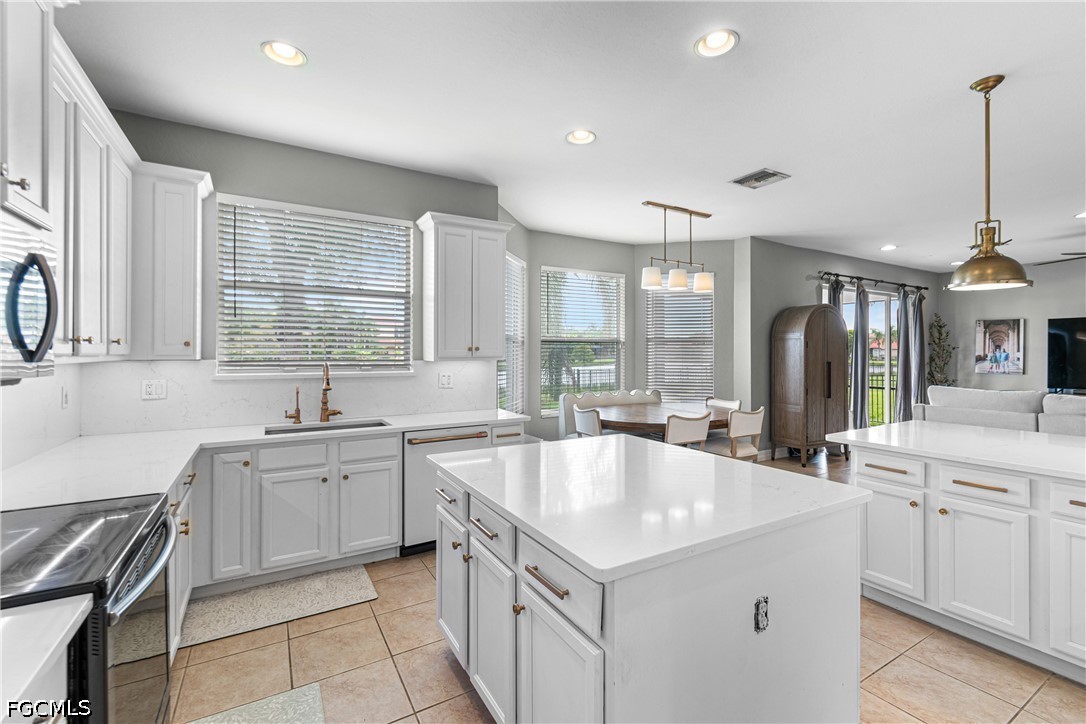 5 Bed Waterfront Home for Sale in Fort Myers, FL, $575,000 — photo 9