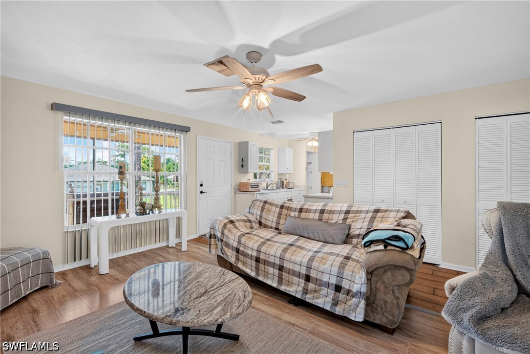 3 Bed SingleFamilyResidence for Sale in Heitmans, FL — photo 9