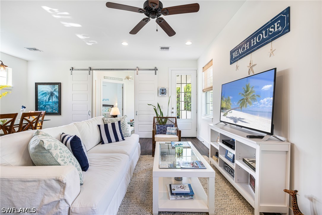 5 Bed SingleFamilyResidence for Sale in Kelly Plaza, FL — photo 9