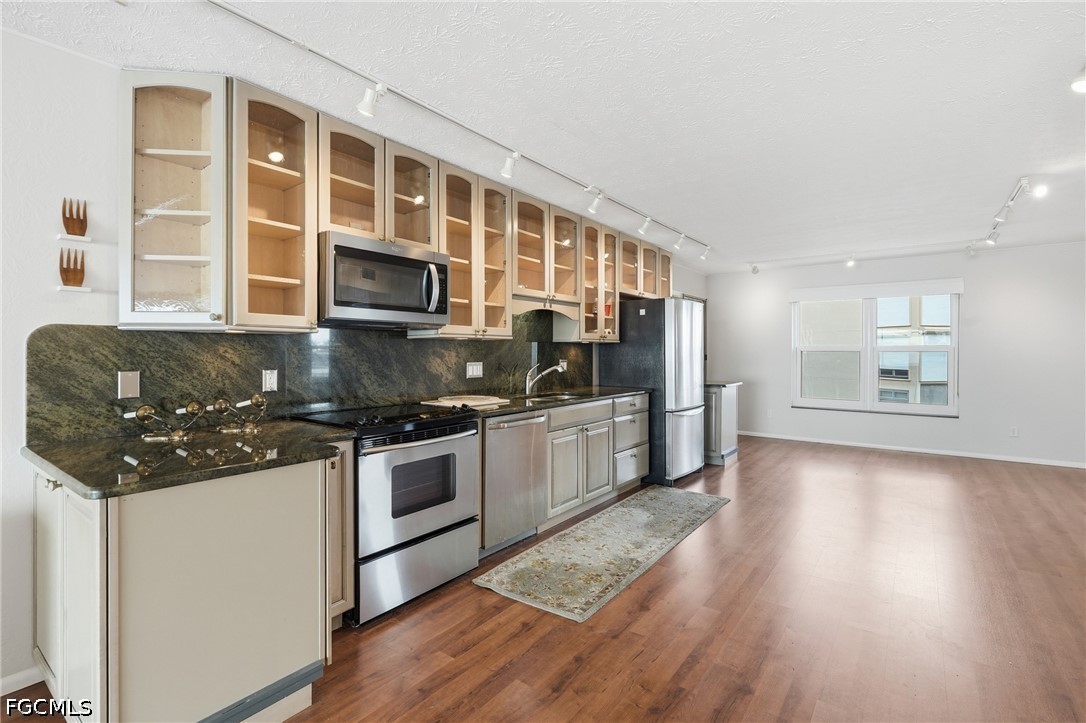 2 Bed Waterfront Home for Sale in Rivers Condo, FL, $320,000 — photo 9