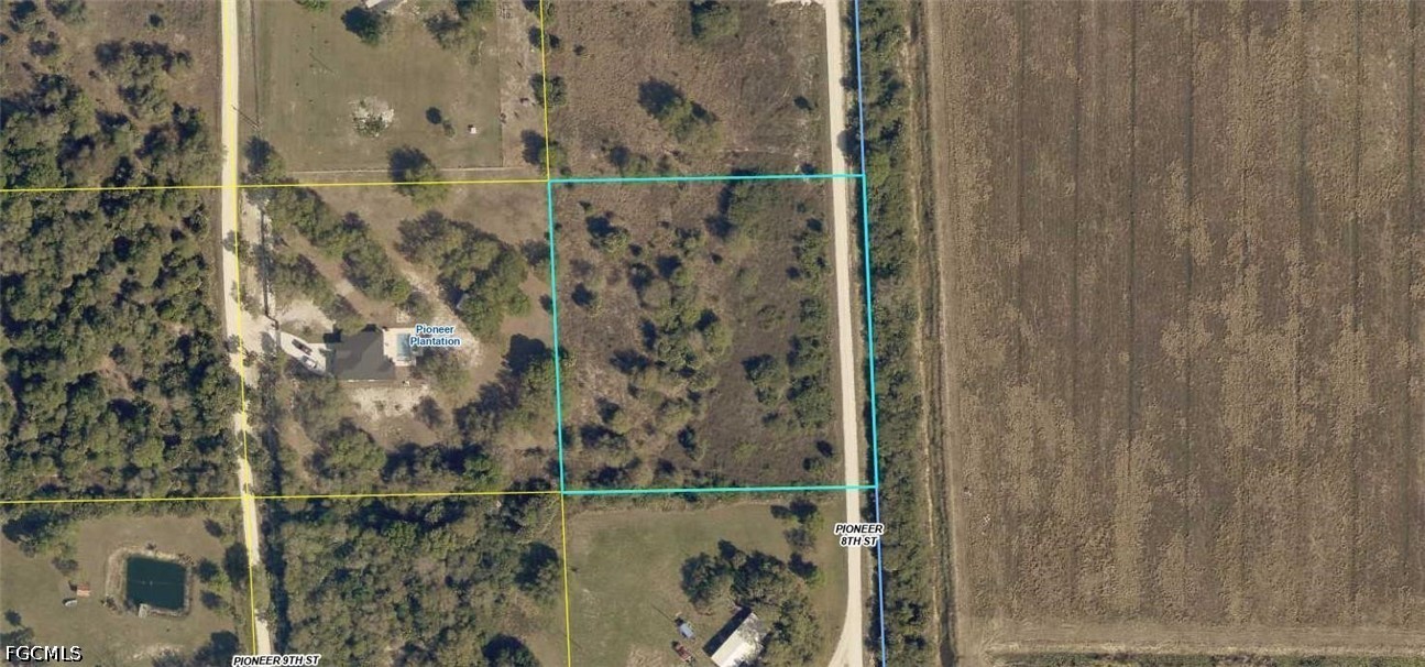 Residential for Sale in Pioneer Plantation, photo 9