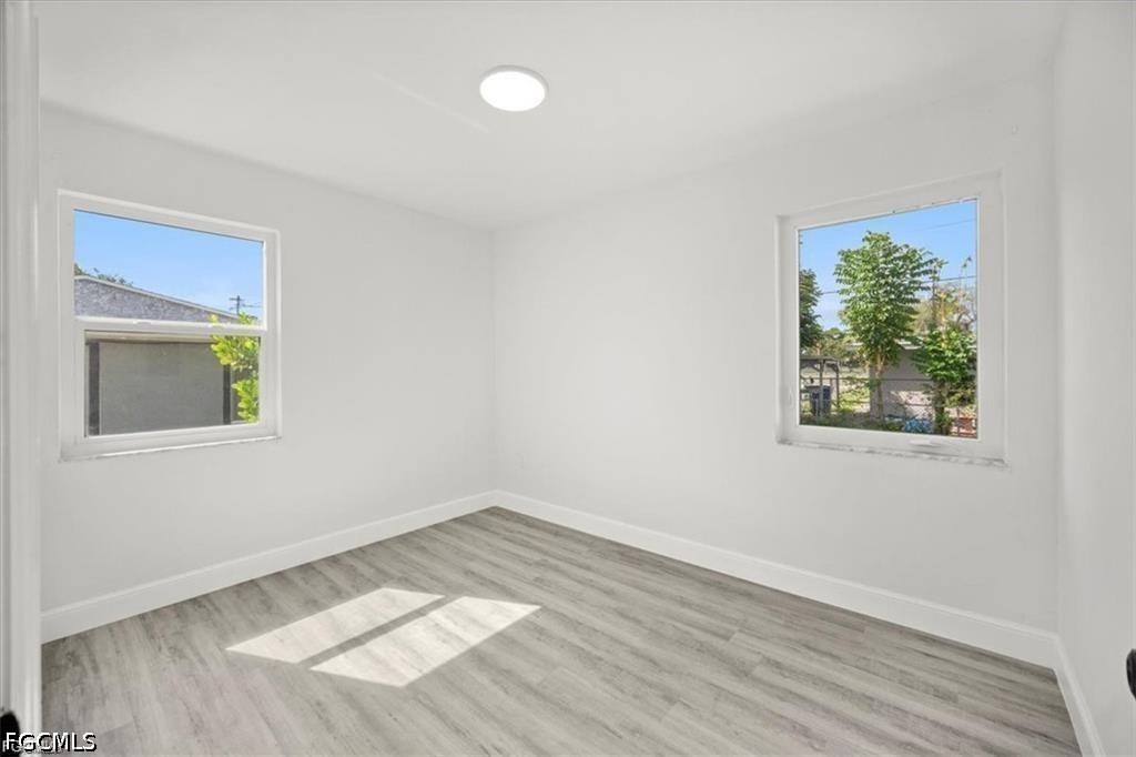 3 Bed SingleFamilyResidence for Sale in Fort Myers, FL — photo 9