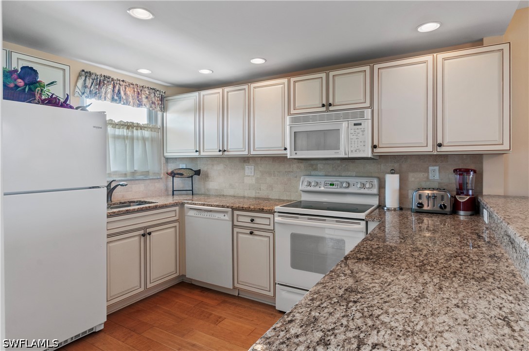 2 Bed Condominium for Sale in Naples, FL, $378,000 — photo 9