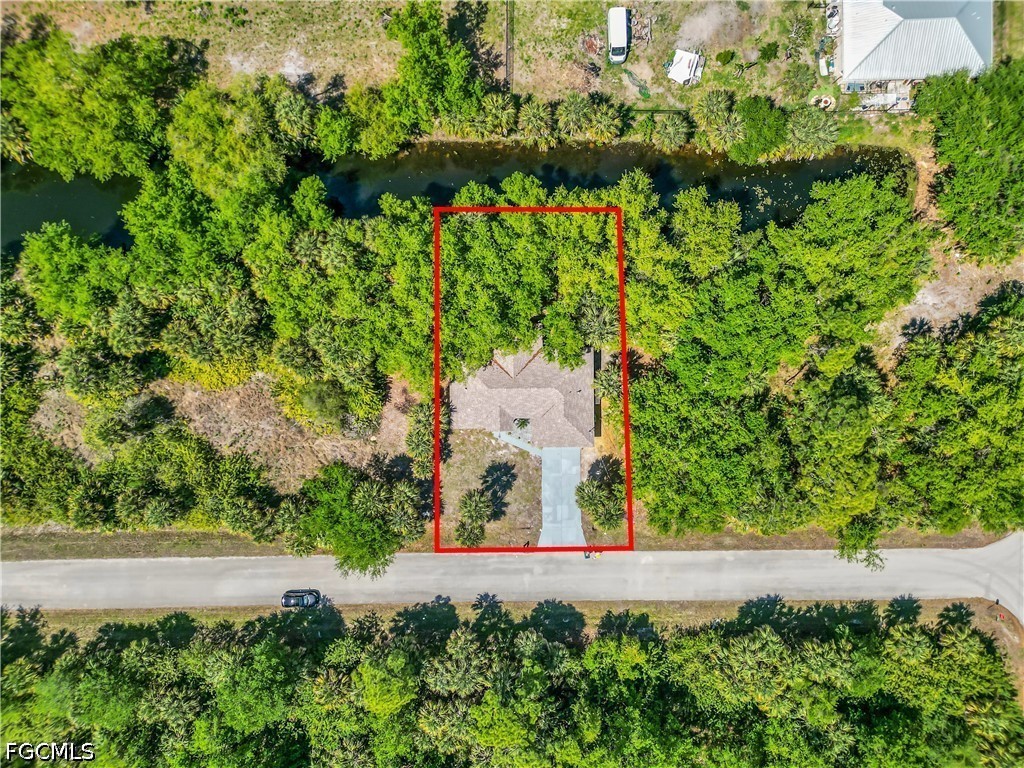3 Bed SingleFamilyResidence for Sale in Port Charlotte, FL — photo 9
