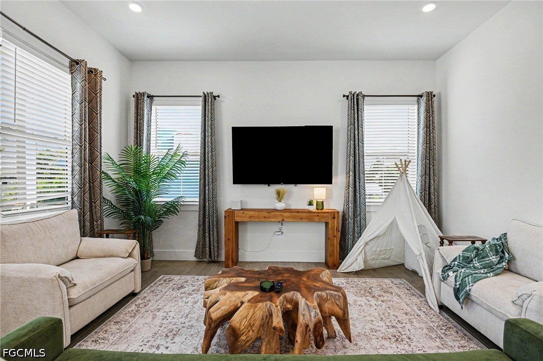 5 Bed SingleFamilyResidence for Sale in El Sol, FL — photo 9