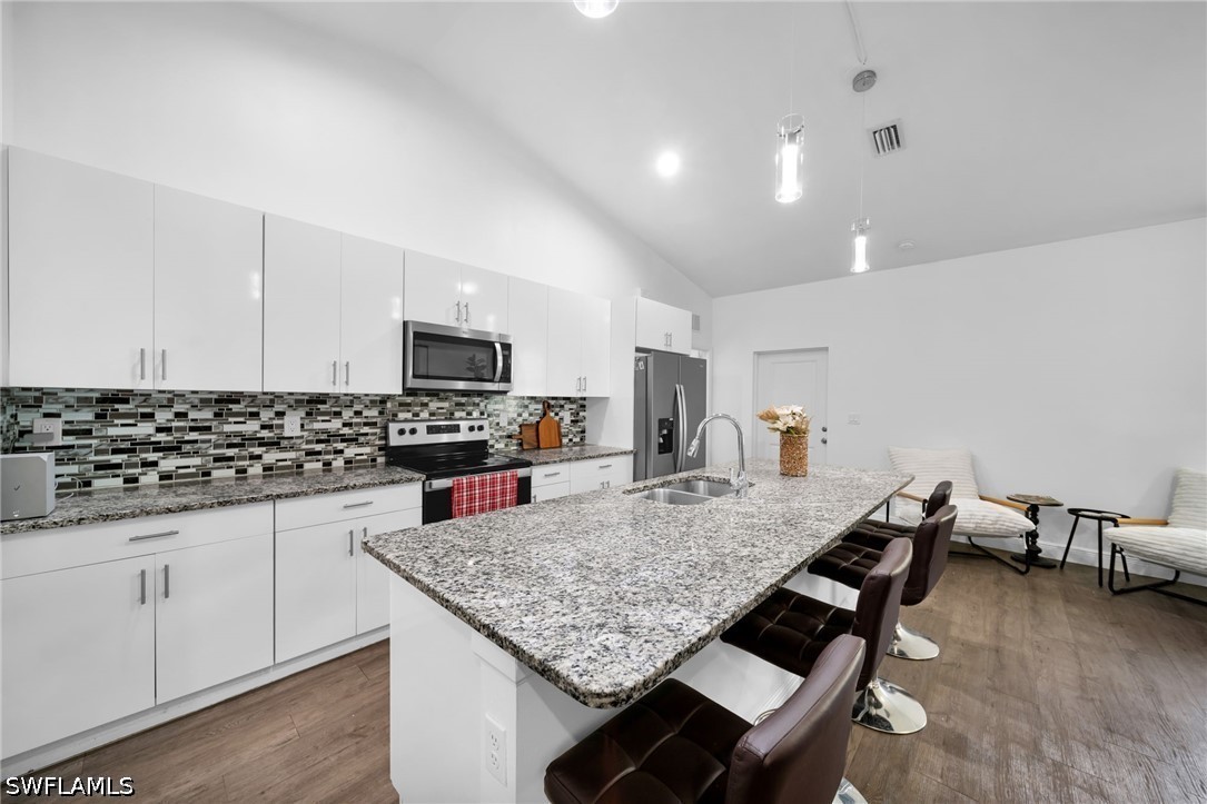 3 Bed SingleFamilyResidence for Sale in Not Applicable, FL — photo 9