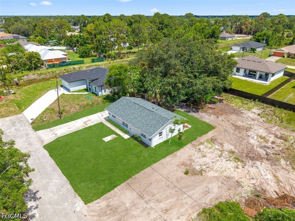 3 Bed SingleFamilyResidence for Sale in Lehigh Acres, FL — photo 9