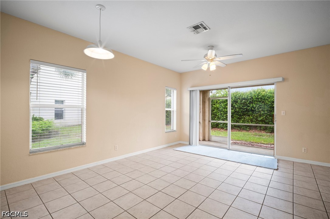 2 Bed Townhouse for Sale in Winkler Estates, FL, $1,400 — photo 9