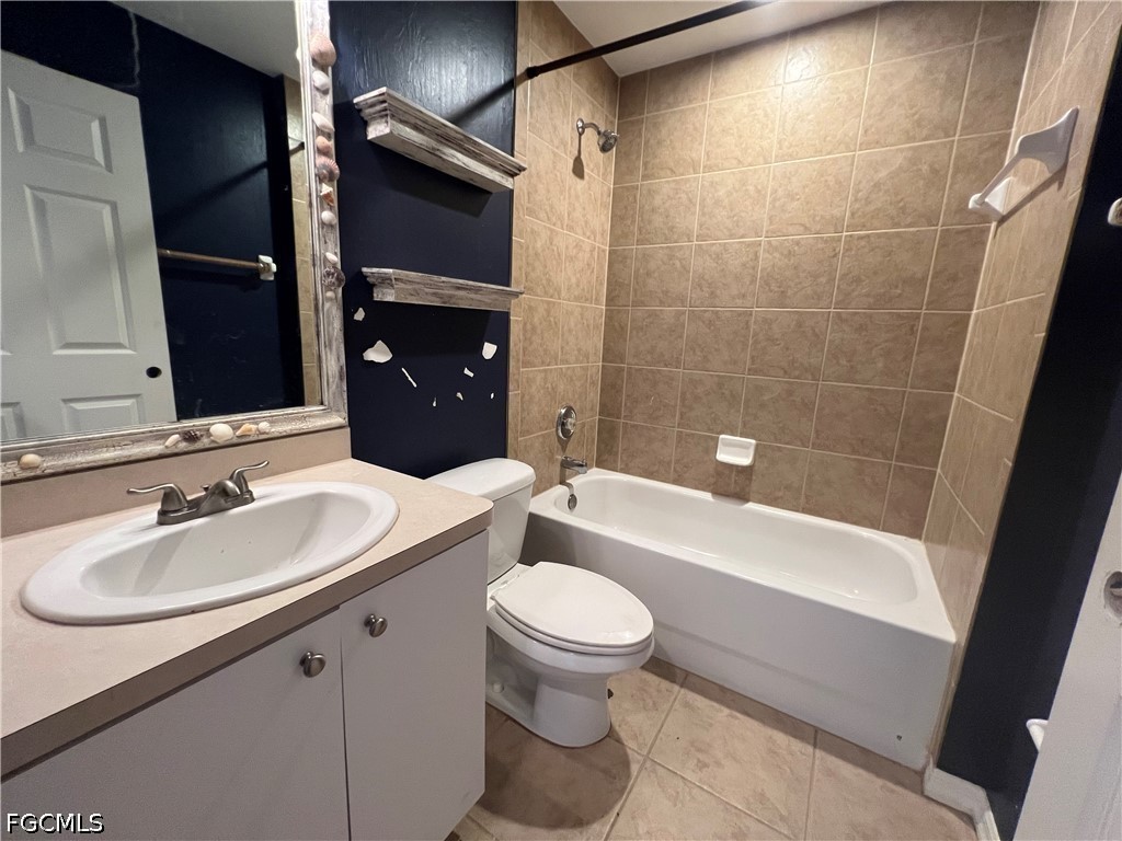 3 Bed SingleFamilyResidence for Sale in Cape Coral, FL — photo 9