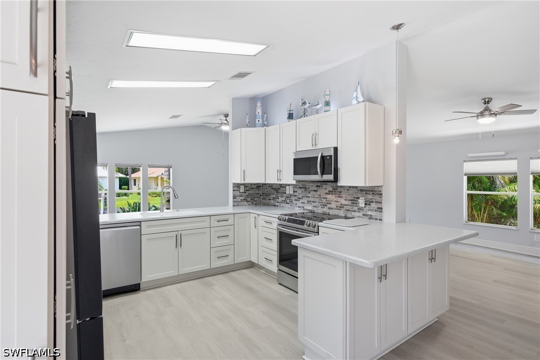 2 Bed ManufacturedHome for Sale in Carousel Cove, FL — photo 9
