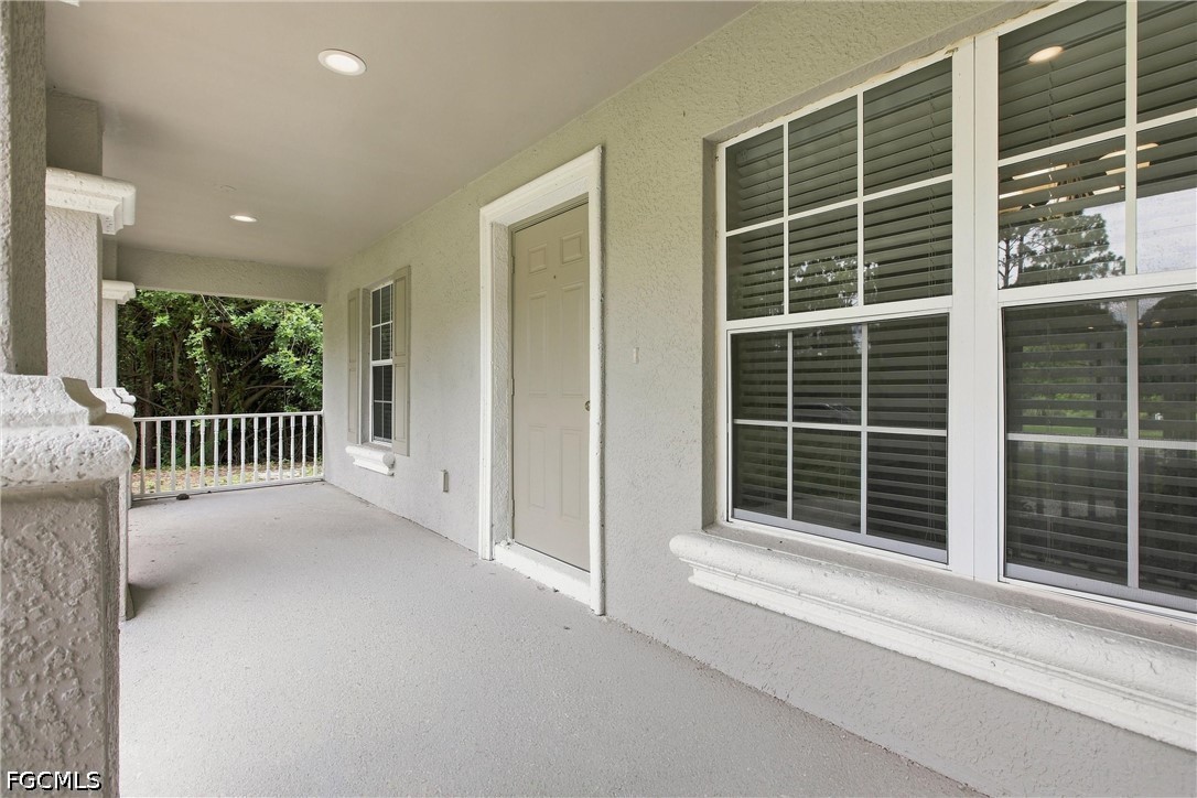 3 Bed SingleFamilyResidence for Sale in Mirror Lakes, FL — photo 9