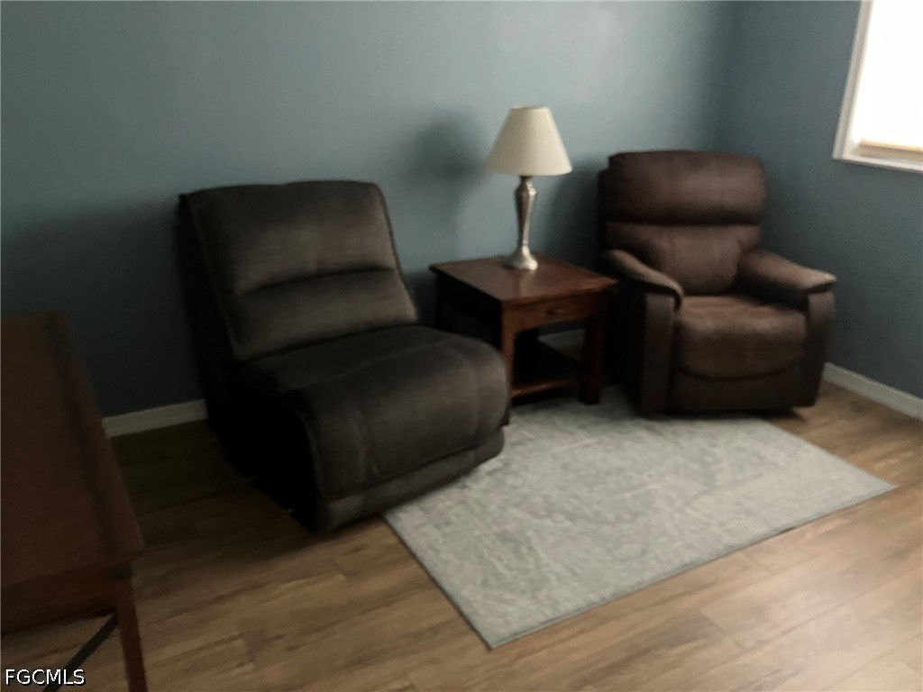 2 Bed Attached for Sale in Myerlee Circle Condo, FL, $1,900 — photo 9