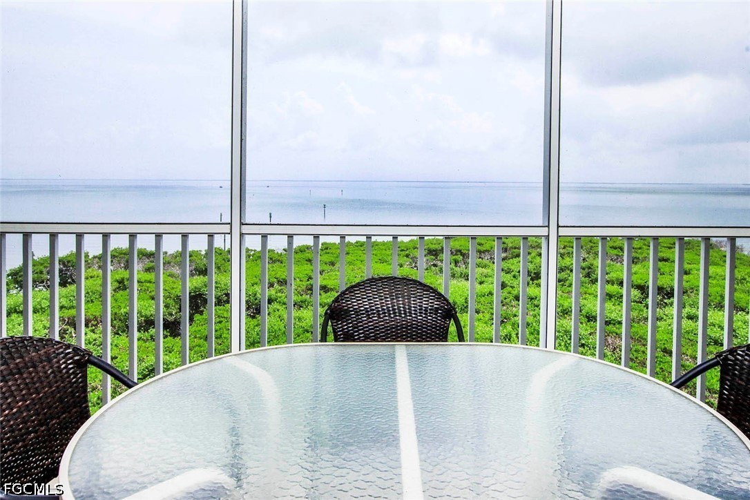 3 Bed Waterfront Home for Sale in Captiva, FL, $950,000 — photo 9