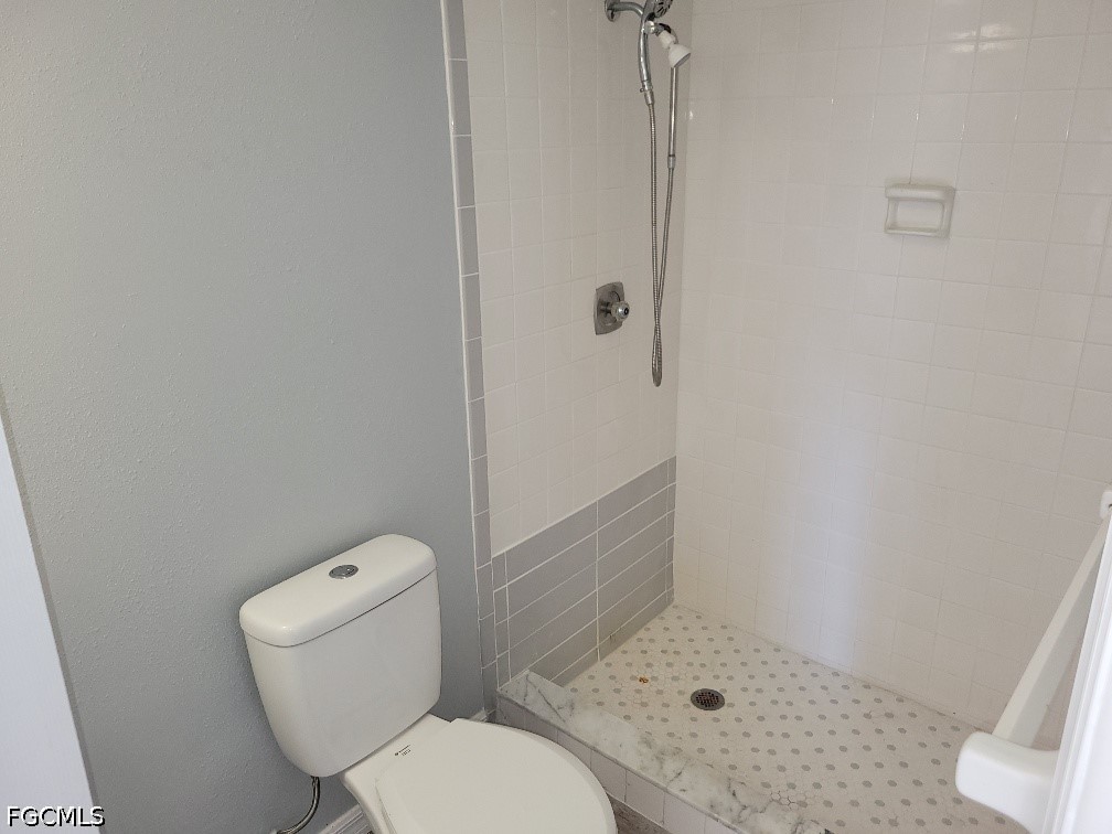 2 Bed Attached for Sale in Foxmoor Lakes, FL, $94,500 — photo 9