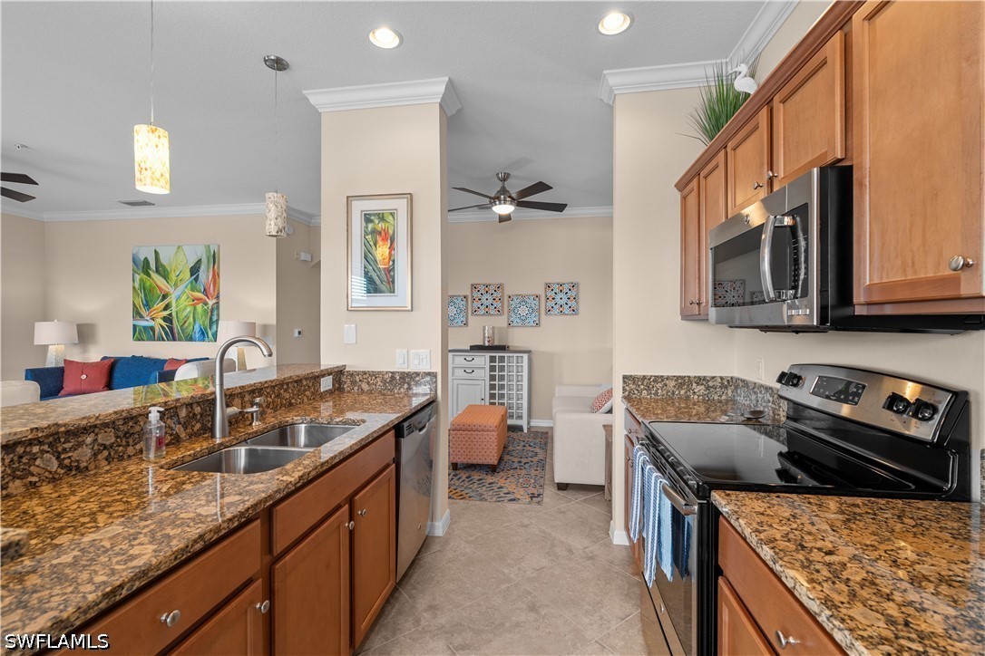 2 Bed Waterfront Home for Sale in Alberi Acqua, FL, $2,500 — photo 9