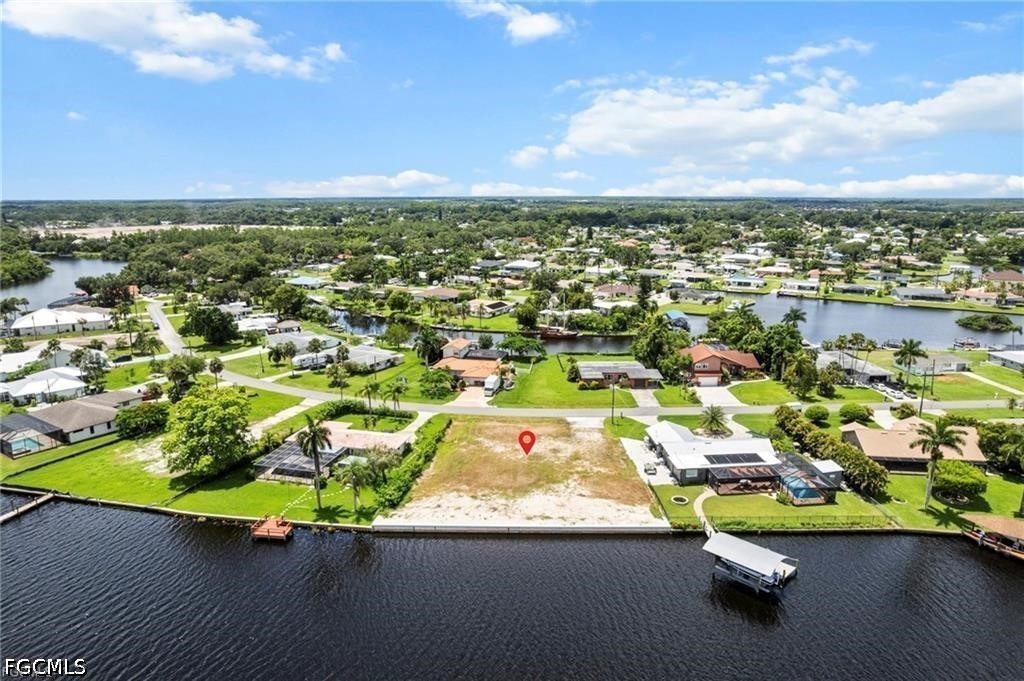 Waterfront Home for Sale in River Forest, FL, $450,000 — photo 9