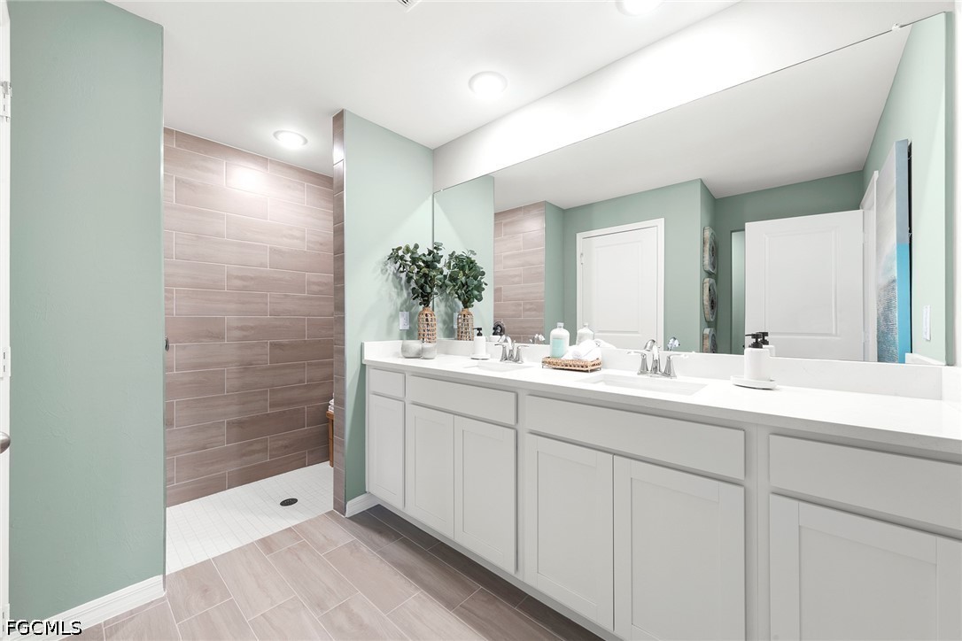 4 Bed SingleFamilyResidence for Sale in Cape Coral, FL — photo 9