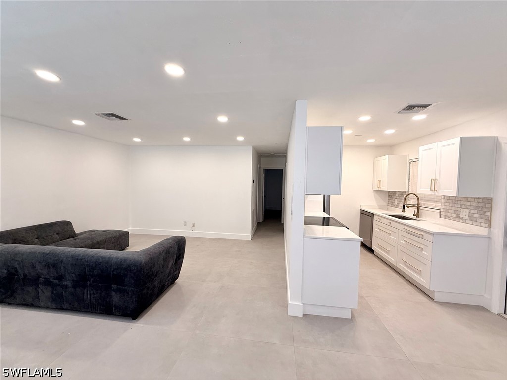 3 Bed SingleFamilyResidence for Sale in Naples, FL, $3,700 — photo 9