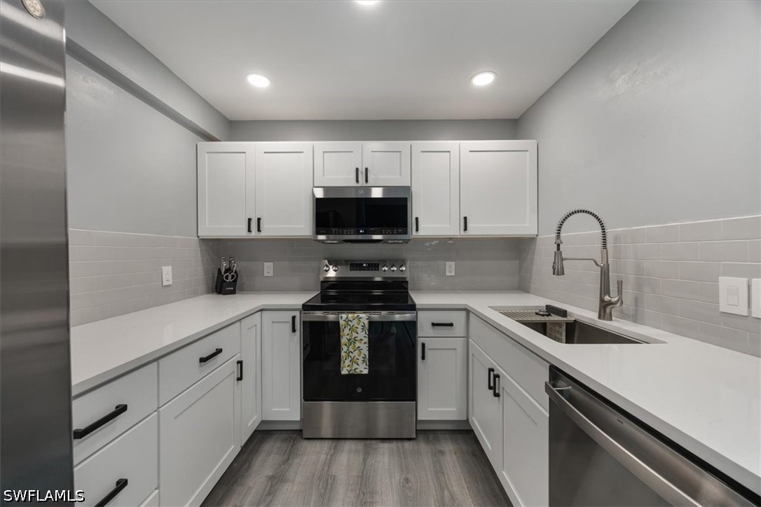 2 Bed Condominium for Sale in Fort Myers, FL, $210,000 — photo 9