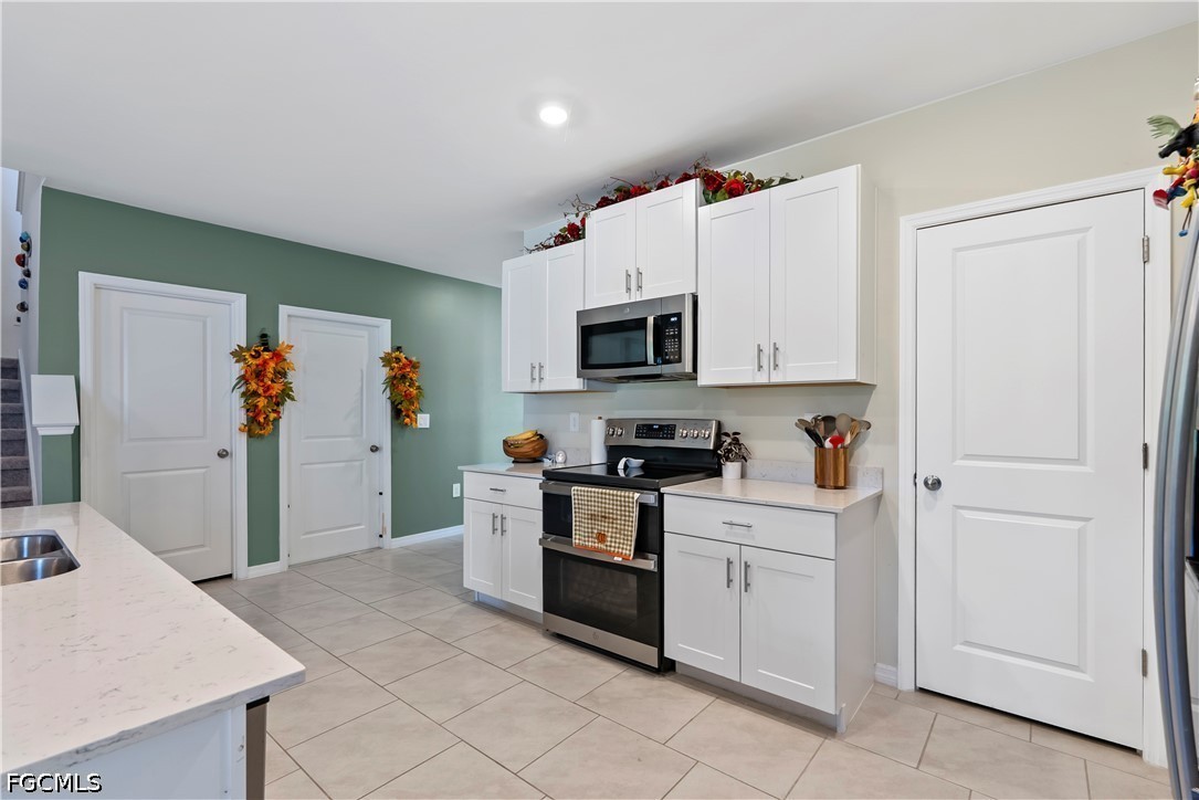 5 Bed SingleFamilyResidence for Sale in Savanna Lakes, FL — photo 9