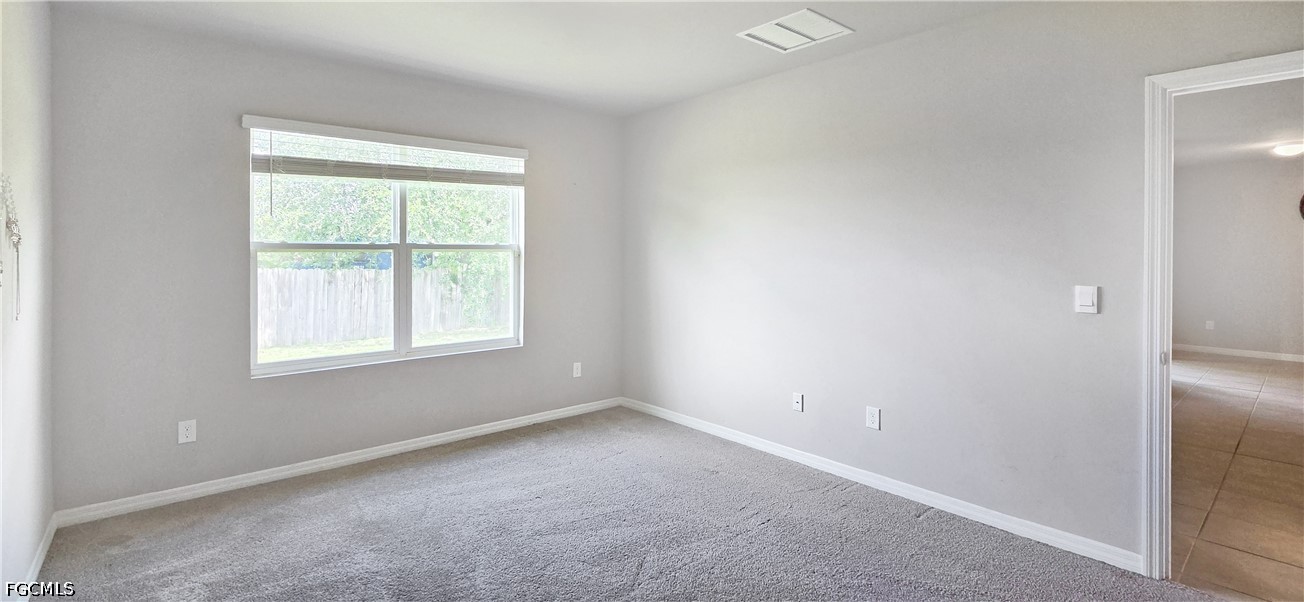4 Bed SingleFamilyResidence for Sale in Lehigh Acres, photo 9