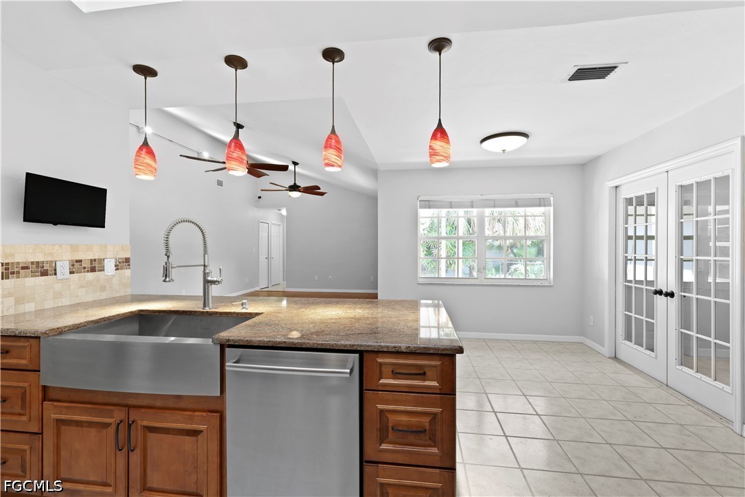 4 Bed SingleFamilyResidence for Sale in Florimond Manor, photo 9