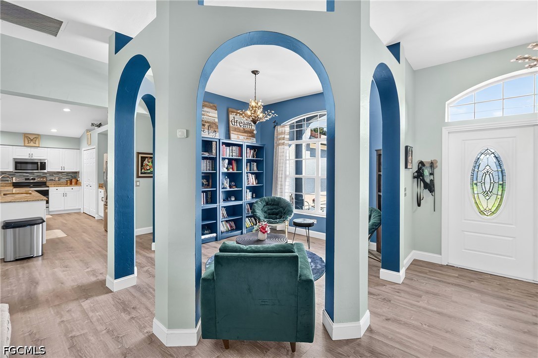 4 Bed SingleFamilyResidence for Sale in Mirror Lakes, FL — photo 9