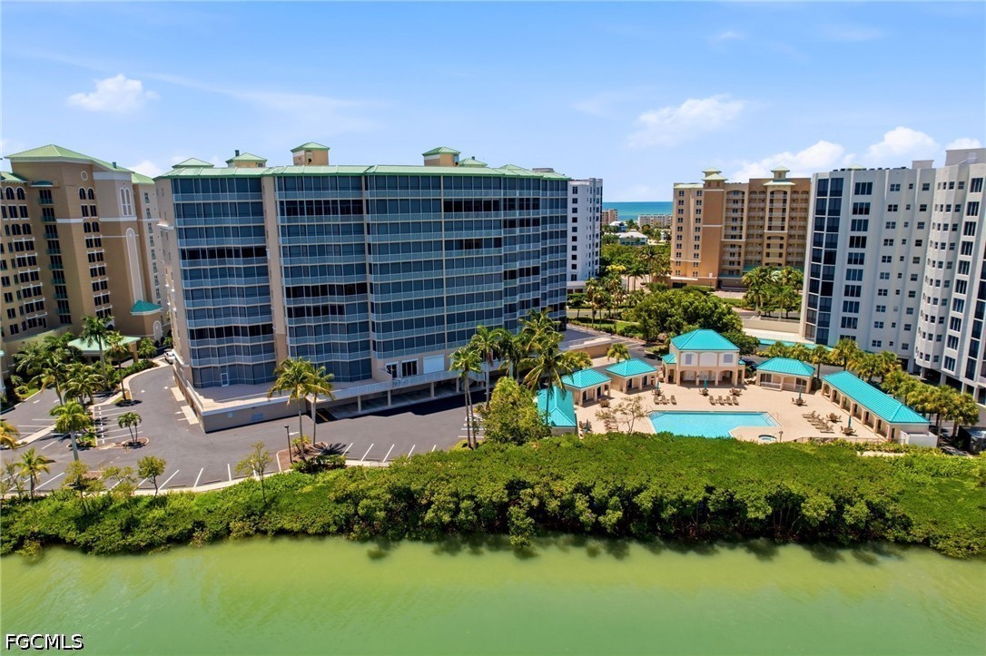 3 Bed Waterfront Home for Sale in Waterside At Bay Beach, photo 9