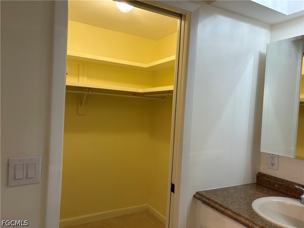 3 Bed SingleFamilyResidence for Sale in Sunset Cove, FL — photo 9