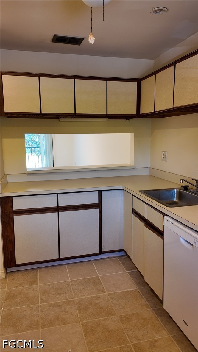 2 Bed Condominium for Sale in Naples, photo 9