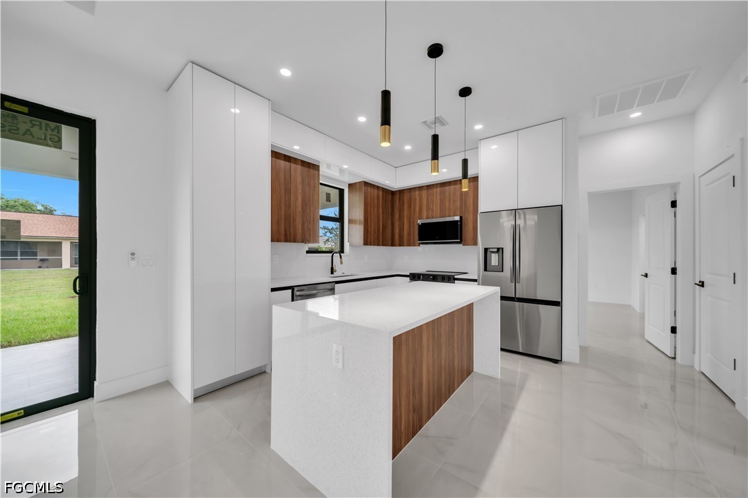 3 Bed SingleFamilyResidence for Sale in Cape Coral, FL — photo 9