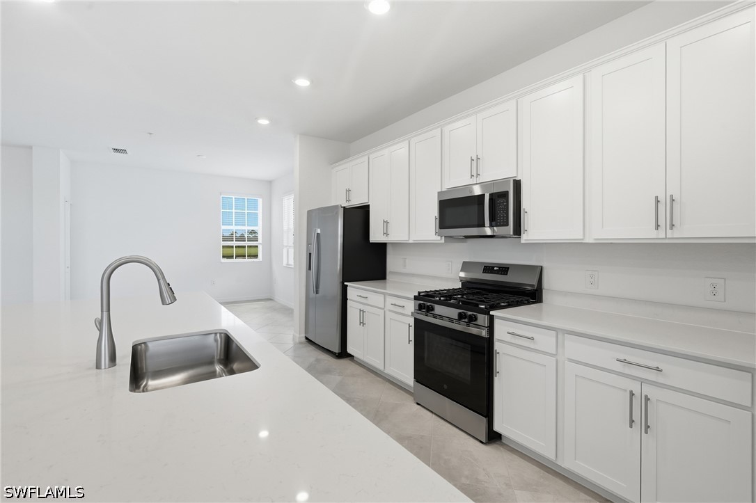 3 Bed Condominium for Sale in Webbs Reserve, FL, $2,500 — photo 9