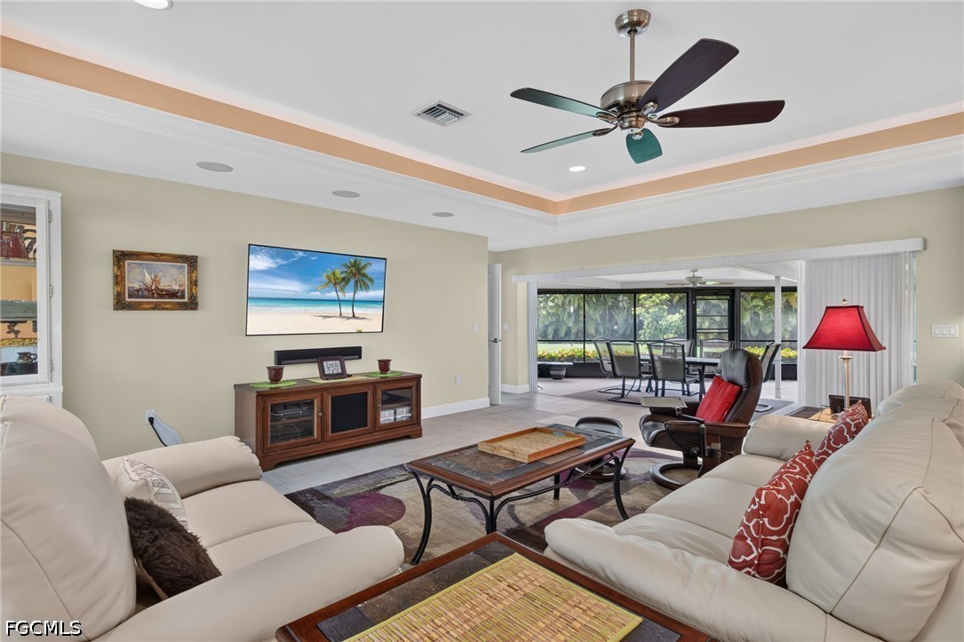 4 Bed SingleFamilyResidence for Sale in Fort Myers, photo 9