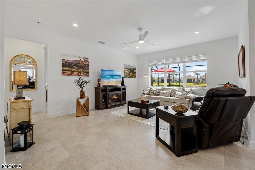 3 Bed Pool Home for Sale in Verde, photo 9