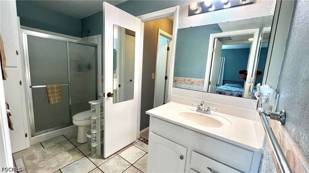 2 Bed Condominium for Sale in Fort Myers, FL, $1,250 — photo 9