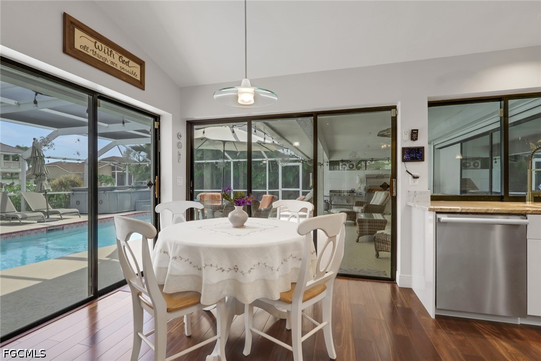 3 Bed Pool Home for Sale in Cape Coral, photo 9