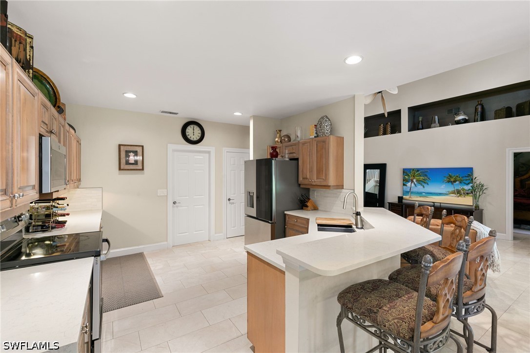 4 Bed SingleFamilyResidence for Sale in Autumn Woods, FL — photo 9