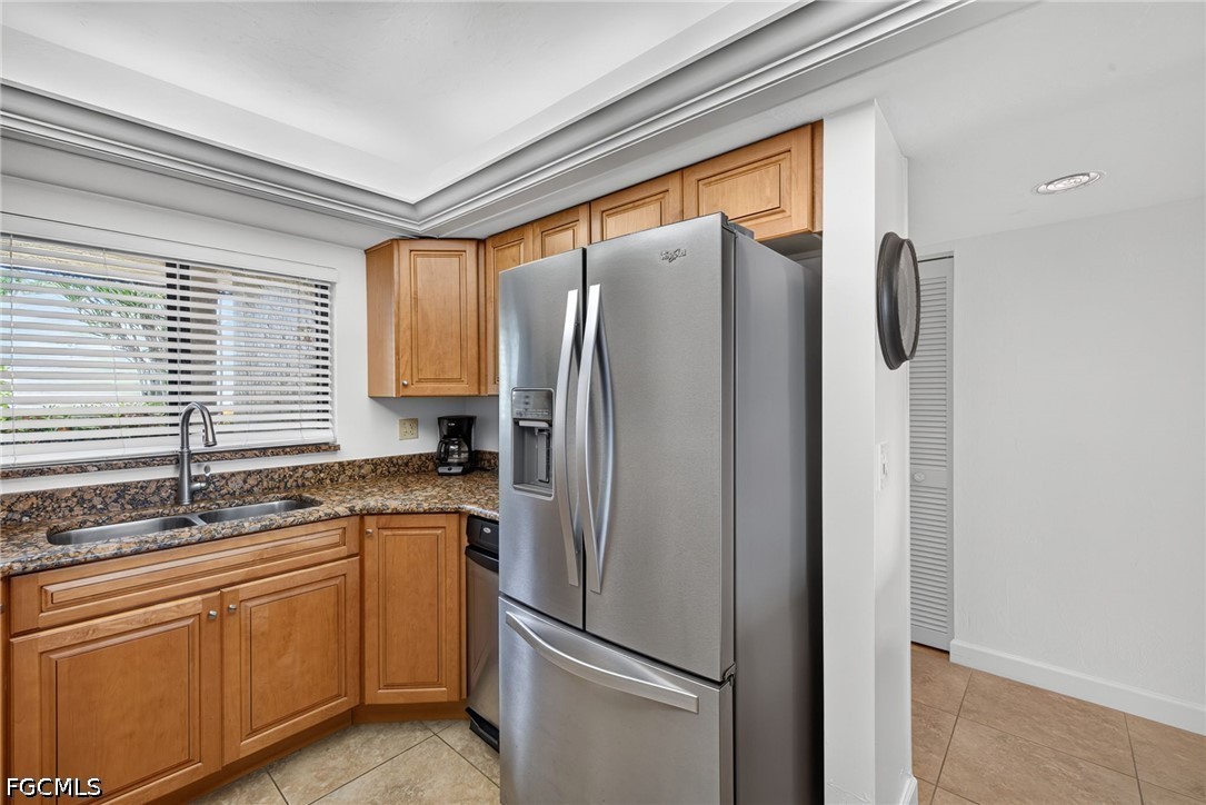 2 Bed Waterfront Home for Sale in Fort Myers, photo 9