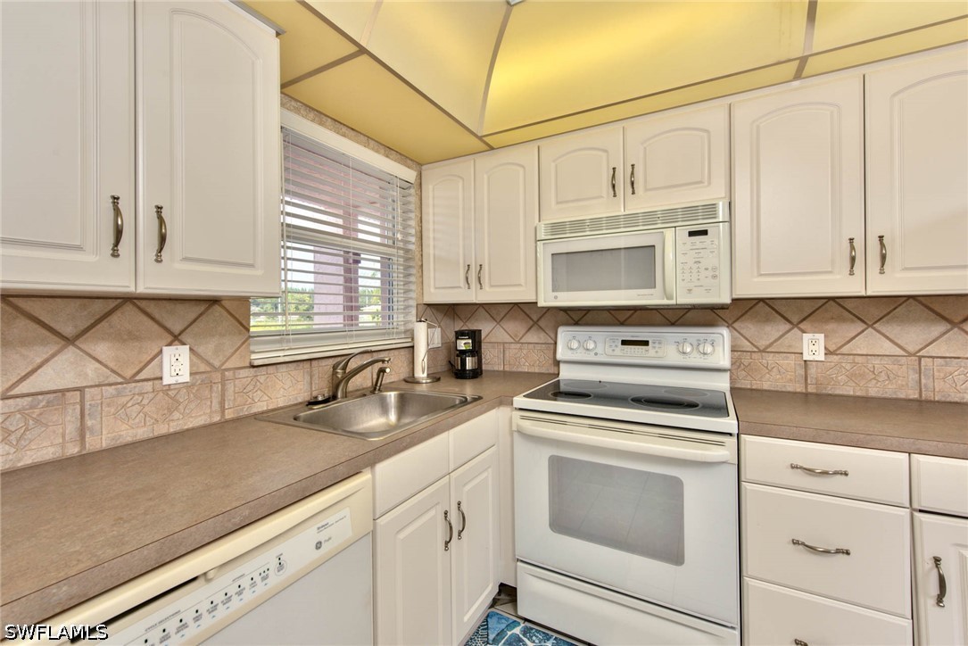 2 Bed Condominium for Sale in Naples, FL, $3,000 — photo 9