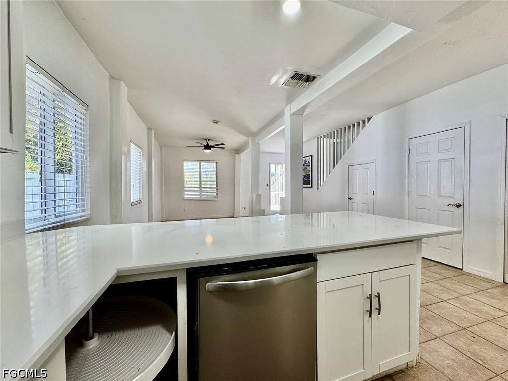 3 Bed SingleFamilyResidence for Sale in Fort Myers, FL — photo 9