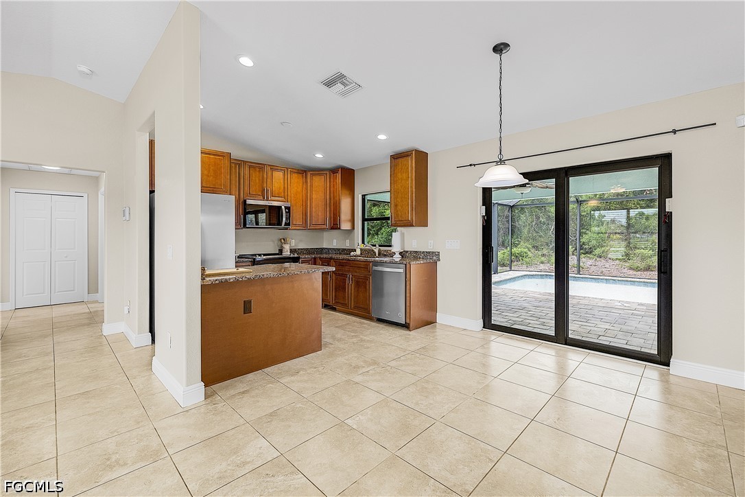 3 Bed Pool Home for Sale in Charlotte Shores, photo 9