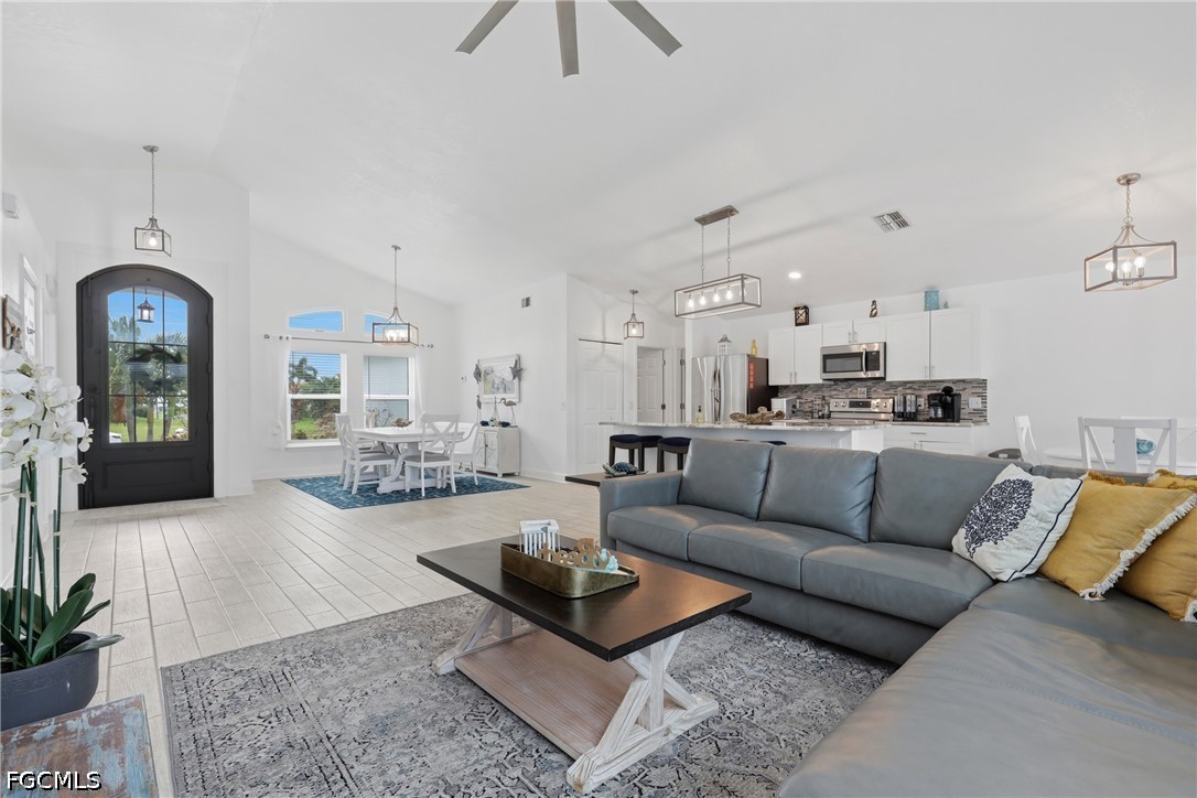 3 Bed Pool Home for Sale in Cape Coral, photo 9
