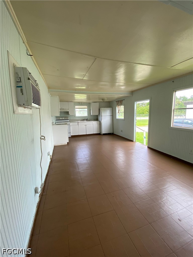 2 Bed ManufacturedHome for Sale in Fort Myers, FL, $800 — photo 9