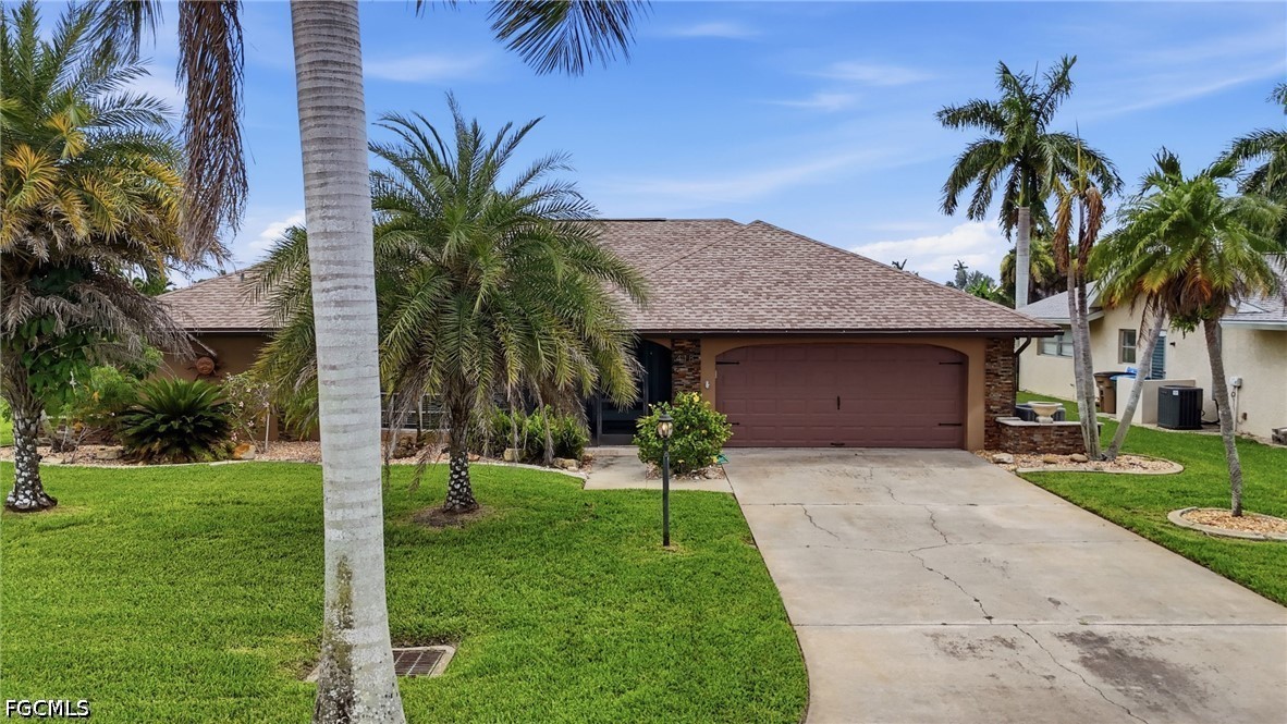 3 Bed Pool Home for Sale in Cape Coral, photo 9