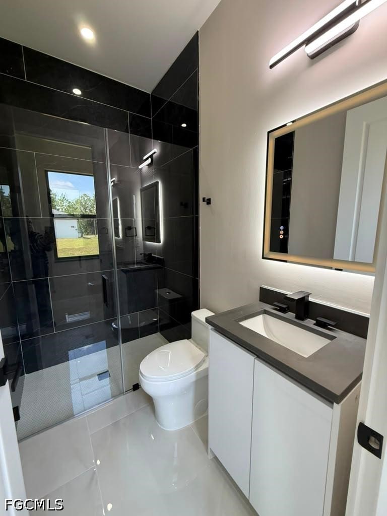 2 Bed SingleFamilyResidence for Sale in Lehigh Acres, photo 9