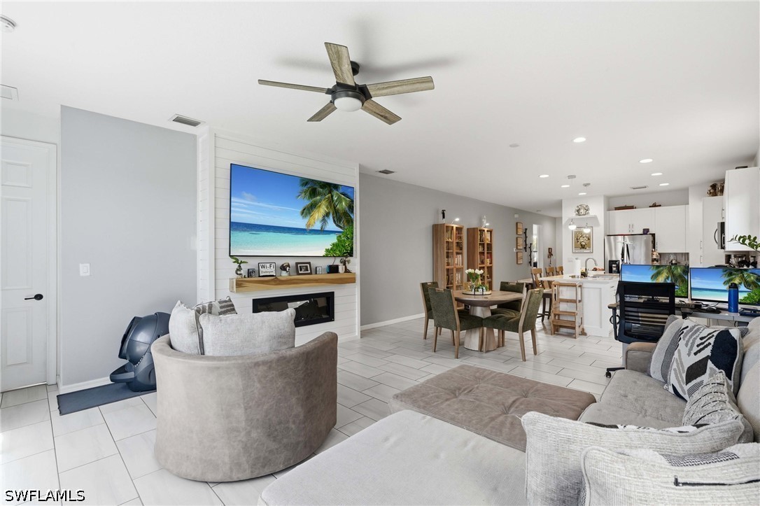 3 Bed SingleFamilyResidence for Sale in Naples, FL, $449,900 — photo 9
