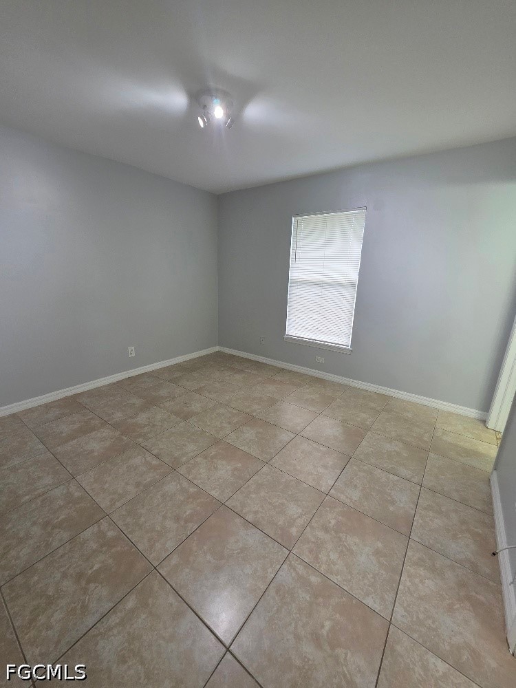 3 Bed SingleFamilyResidence for Sale in Lehigh Acres, FL — photo 9